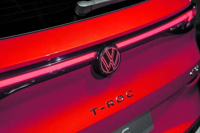 Das VW-Logo befindet sich in der Leuchtspange und wird ebenfalls beleuchtet | Foto: VW