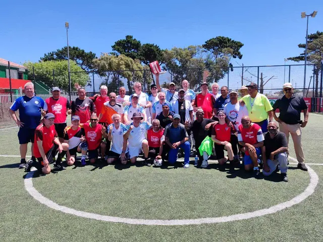 Gemeinsames Foto der Spieler aus Deutschland mit den Gastgebern des WF Cape Town | Foto: Luc Heeckt