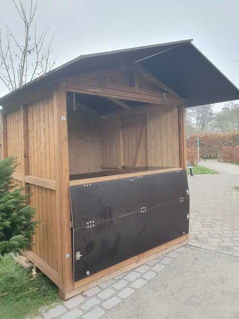 An diversen Hütten wurde sich zu schaffen gemacht | Foto: Yvonne Schindler