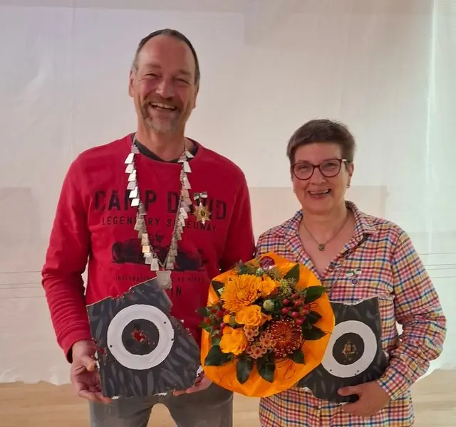Vogelkönig Dieter Kalwa und Vogelkönigin Carola Bockelmann | Foto: Karin Schulz