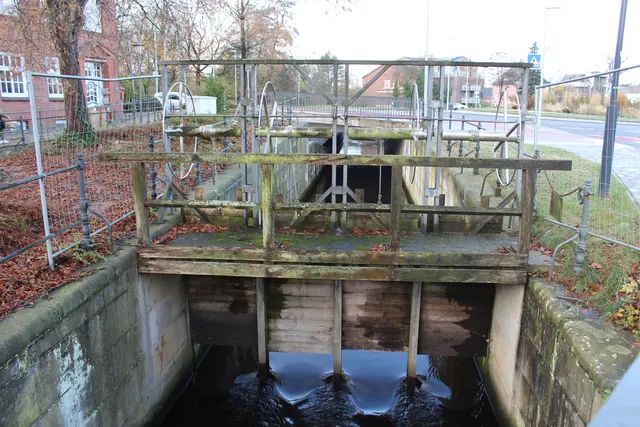 Das Börnewehr (gr. Foto) zwischen Burggraben und Stadthafen soll bei der Maßnahme für Wassersportler geöffnet werden | Foto: sb