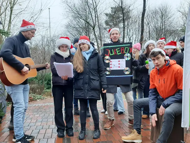 Eindrücke aus dem Jahr 2024 und auch dieses Jahr dabei - Die lebendige Juke-Box der Evangelischen Jugend | Foto: Gemeinde Neu Wulmstorf