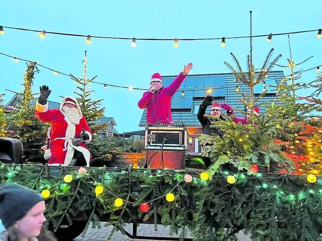 Weihnachtsmann-Tour durch Drochtersen | Foto: ig