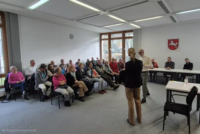 Wo sonst Gerichtsverfahren stattinden, erfuhren die Mitglieder des Heimatvereins viel Wissenswertes über das Amtsgericht | Foto: bim