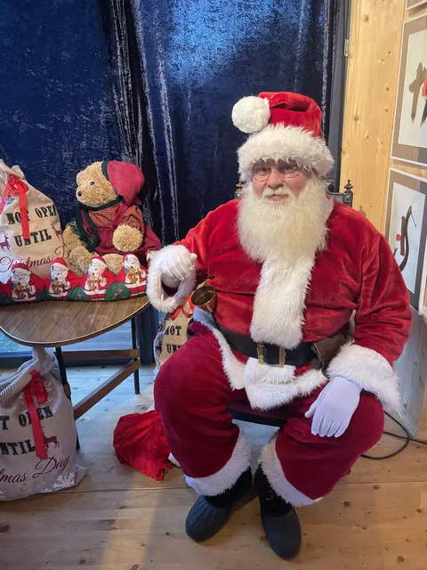 In Maschen freut sich der Nikolaus auf viele junge Besucher | Foto: Angelika Tumuschat-Bruhn