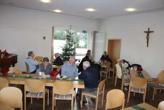 Kaffee, Kuchen und Klönschnack gab es im Gemeindehaus der Kirchengemeinde Salzhausen-Raven | Foto: ce