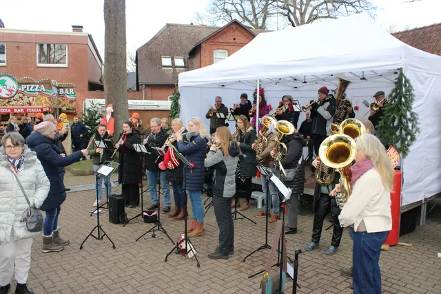 Das Blasorchester MTV Salzhausen begeisterte das Publikum | Foto: ce