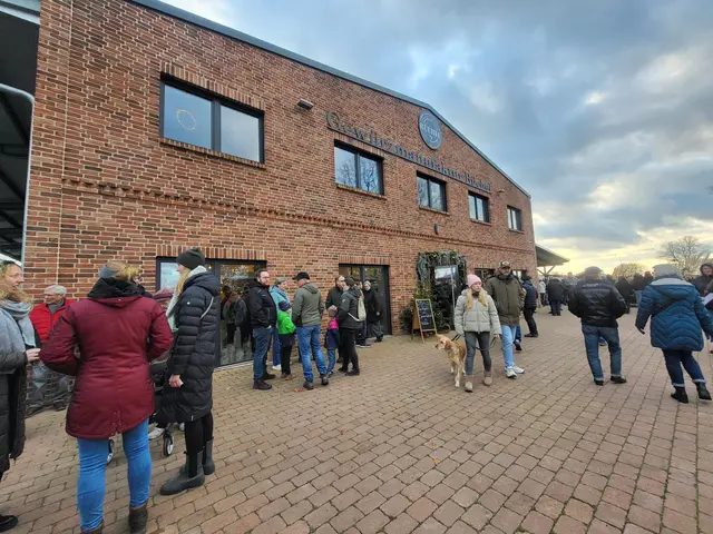 Der neue Hofladen der Firma Büchel bot eine besondere Kulisse in Ahlerstedt | Foto: wd