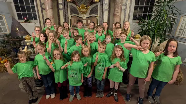 Auftritt der Rainbow Kids in der Kirche | Foto: ig
