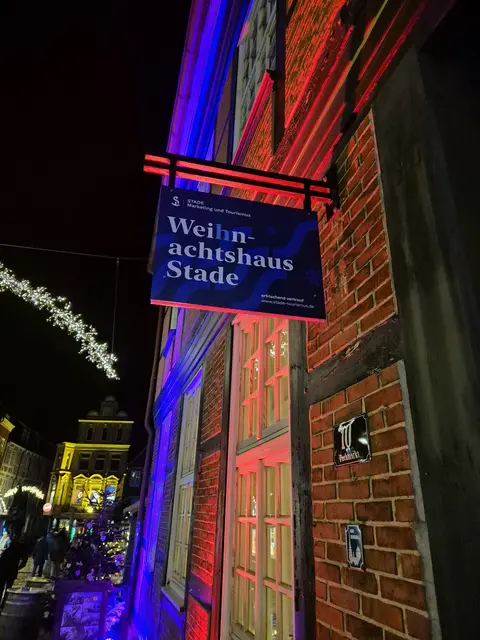 Aus dem Weinhaus wurde ein Weihnachtshaus | Foto: SMTG