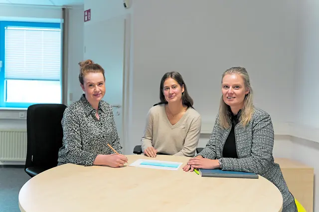 Besprechung im Team „Investitionen und Krankenhaustechnik“ rund um ein laufendes Großprojekt | Foto: Elbe Kliniken / Kati Meyer-Thiedig