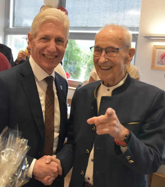 Arno Reglitzky (re.)  - immer ein Auge für die Presse! | Foto: Axel-Holger Haase