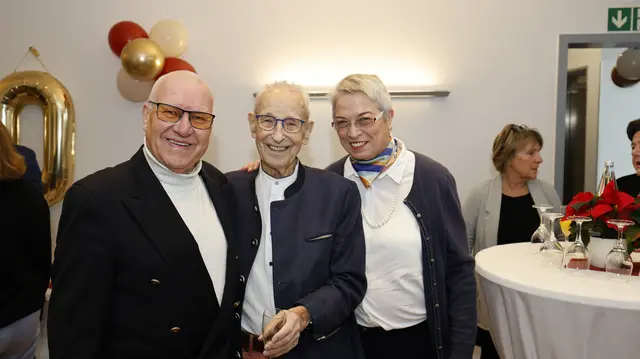 Arno Reglitzky mit Andrea und Ralf Verdieck von der Verdieck-Stiftung aus Holm-Seppensen | Foto: Ar Promedia