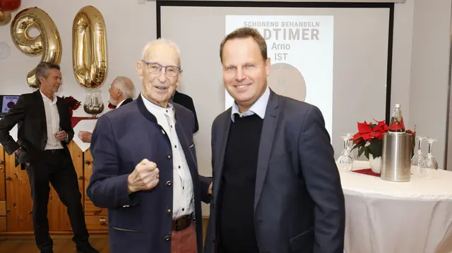 Zwei Sportexperten: Arno Reglitzky und Jörn Stolle von der Sparkasse Harburg-Buxtehude  | Foto: AR Promedia