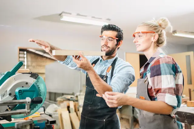 Die Finanzierung der überbetrieblichen Lehrlingsunteweisung im Handwerk wird einfacher | Foto: AdobeStock / chokniti