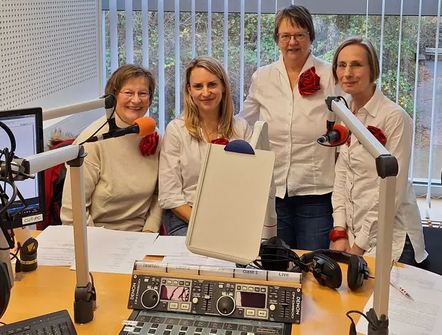 Die erste Vorsitzende Heidi Meier (v. li.), Öffentlichkeitsarbeit Claudia Pfeifer, zweit Vorsitzende Ute Timmermann und Öffentlichkeitsarbeit Gesa Schönfeld (alle Kreschendo e.V.) | Foto: Kreschendo e.V.