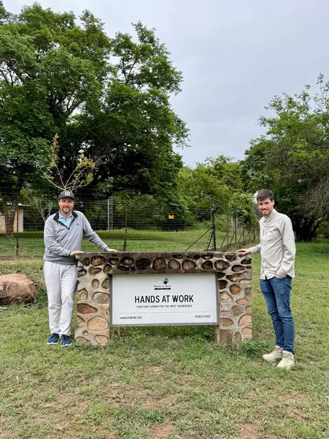  Wollen das Engagement im nächsten Jahr fortsetzen: Dirk und Lars Viebrock (v. l.), CEOs der Viebrockhaus AG | Foto:  Viebrockhaus AG