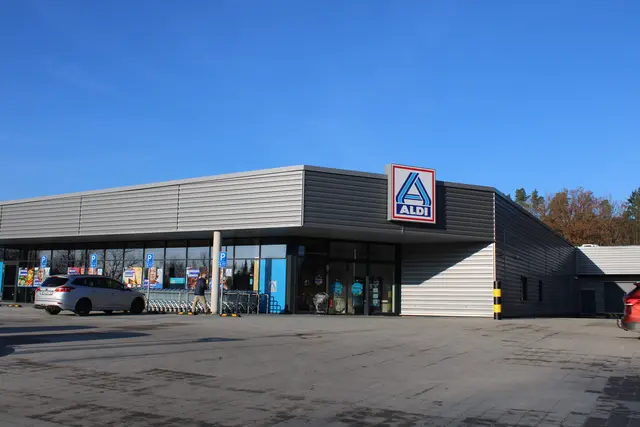 Modernes und ökologisch durchdachtes Konzept: der neue Aldi-Markt Am Allerbeek 2 | Foto: pöp