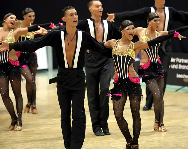 Julia Rogoz, die sich bereits in 2024 mit dem Blau-Weiss-Team bei der WM im Lateinformationstanz in Wien prächtig präsentiert hatte, tanzt in diesem Jahr mit ihrem neuen Tanzpartner Fabio Böse | Foto: cc