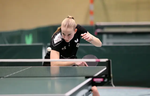 


Lena Gottschlich vom MTV Tostedt musste trotz starker kämpferischer Leistung den Sieg im Einzel Hsjao-Hsin Wang mit 12:14 im vierten Satz überlassen




 | Foto: cc