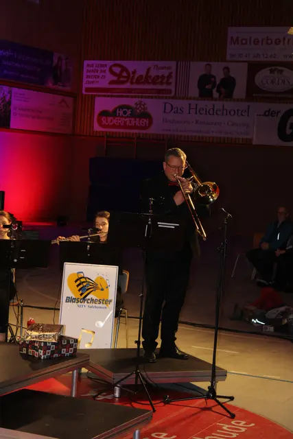 Orchestermusiker Gunther Loest brillierte mit einem klassischen Posaunen-Solo | Foto: ce