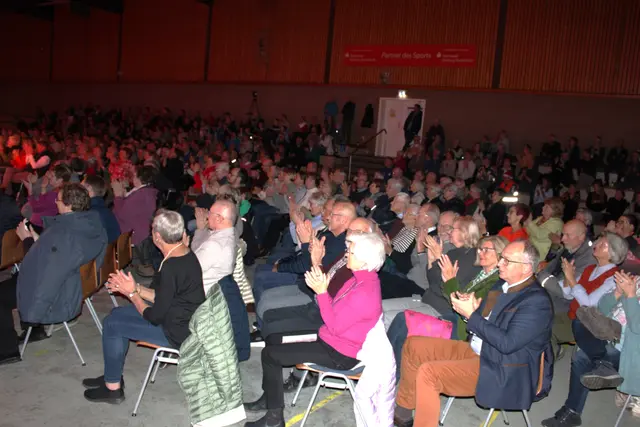 Die über 350 Zuschauer in der Eyendorfer Sporthalle waren begeistert | Foto: ce