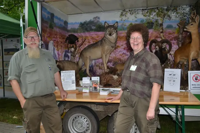 Bernard und Diana Wegner klären über Wölfe auf | Foto: bim