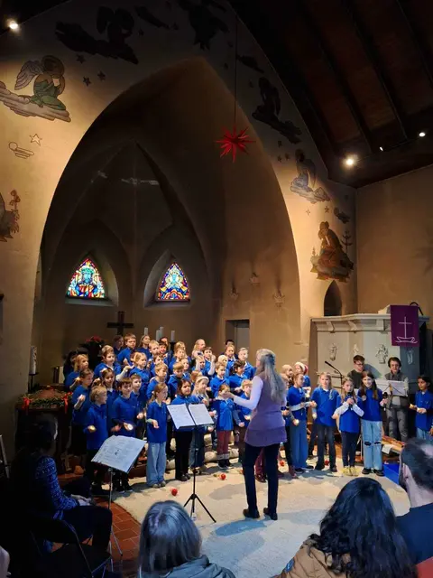 In der Kreuzkirche sangen Kinder und Jugendliche Weihnachtslieder | Foto: Verein