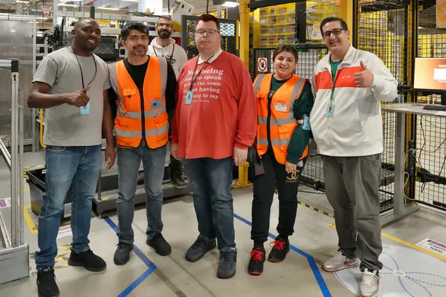 Sebastian Dean ist Teil des Teams bei Amazon Winsen | Foto: Amazon PR