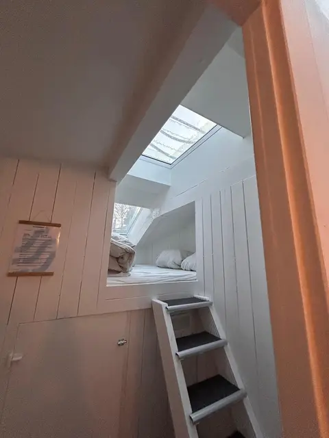 Die gemütliche Koje hat einen besonderen Blick auf den Himmel | Foto: Heidi Stemler