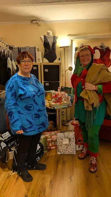 Beatrice Kietzmann und Wichtel Sandra Schlabbach | Foto: Sie Dessous &amp; mehr