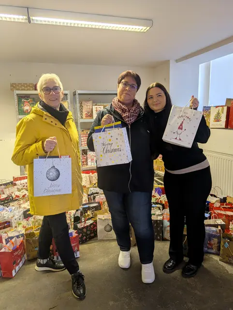 Monika Lünsmann (v. li.), Yvonne Walter und Valerie  | Foto: Sie Dessous &amp; mehr