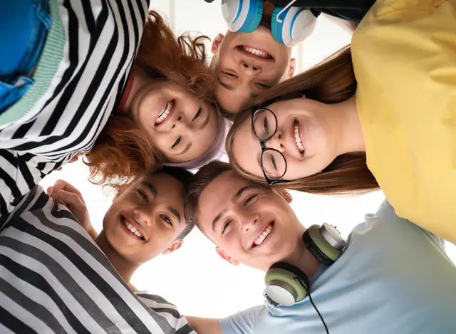 Die Juleica-Ausbildung richtet sich an junge Menschen ab 16 Jahren | Foto: Pixel-Shot/Adobe Stock