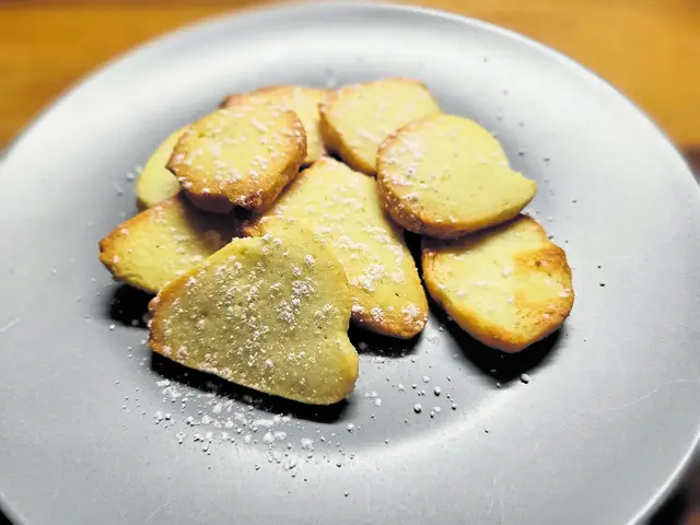 Einfacher als diese Zack-Zack-Butterplätzchen geht es nicht | Foto: sh