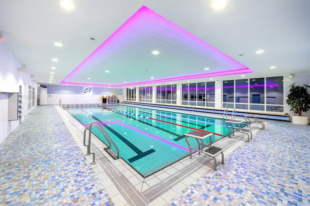 Die Schwimmhalle Ahlerstedt hat um die Feiertage herum geänderte Öffnungszeiten | Foto: Martin Elsen