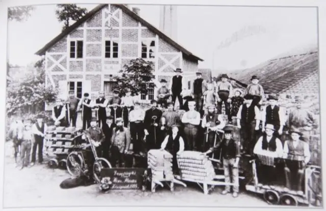 Dampfziegelei Hinrich Harms, Königreich, 1898 – Foto aus dem Jahrbuch des Altländer Archivs (2021) abfotografiert; das Original findet sich im Altländer Archiv, Jork. | Foto: Heimat- und Geschichtsverein Buxtehude