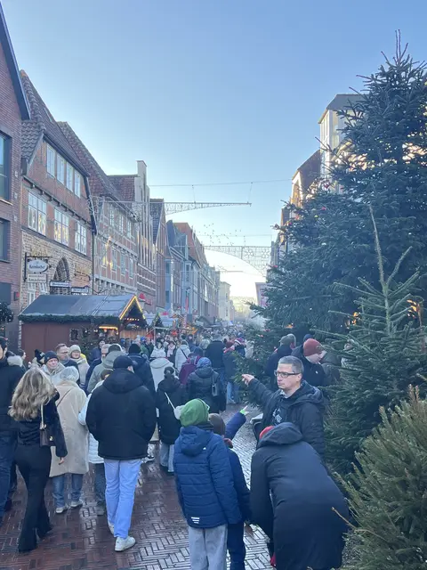 Volle Gassen beim verkaufsoffenen Sonntag in Buxtehude | Foto: Sandra Polenz