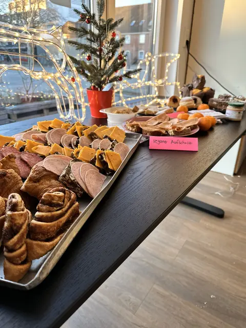 Es gab süße und herzhafte Leckereien | Foto: QUEST – Queeres Stade e.V.