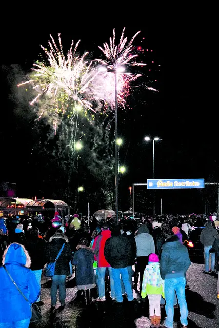 Alle Besucher waren begeistert von dem Feuerwerk | Foto: awe