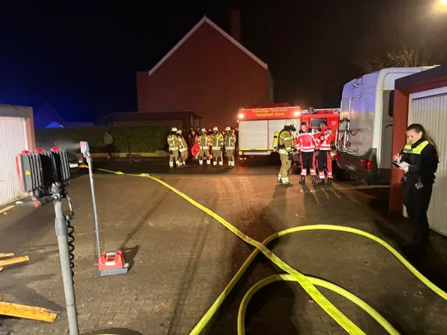 Feuer in Garage in Wiepenkathen | Foto: FF Wiepenkathen