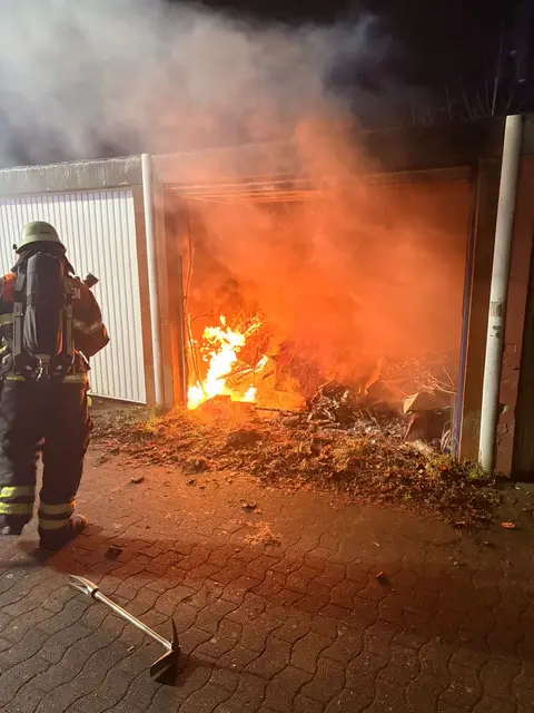 Feuer in Garage in Wiepenkathen | Foto: FF Wiepenkathen