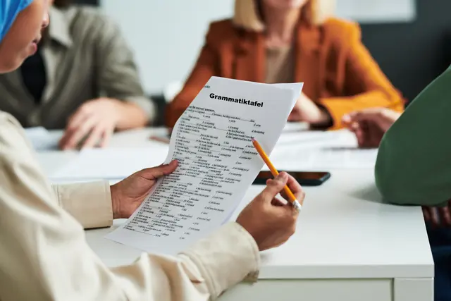 Das Integrationszentrum kümmert sich auch um das passende Kursangebot für Migranten | Foto: Adobe Stock/pressmaster