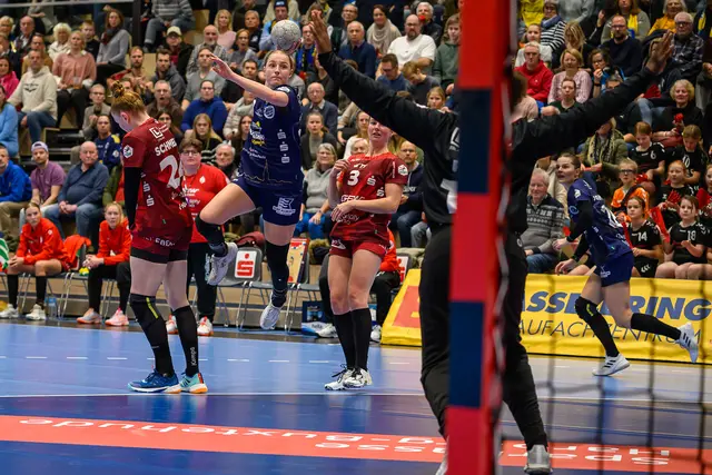 Isa Ternede vor ausverkauften Publikum in der Halle Nord | Foto: BSV