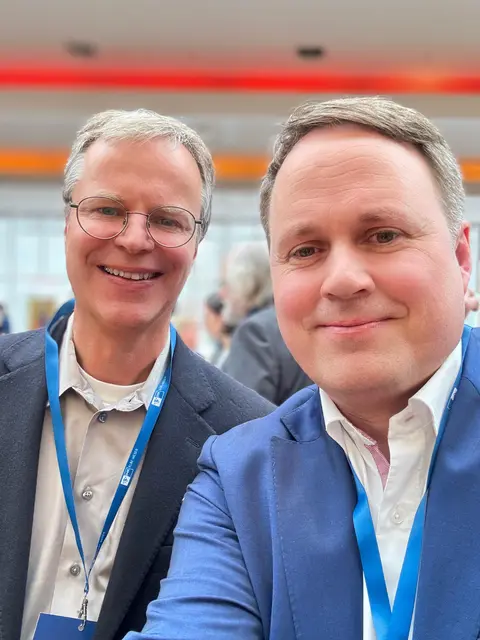 WOCHENBLATT-Geschäftsführer Christoph Kunst hatte die Gelegenheit, LinkedIn Experten aus dem Silicon Valley in einem kurzen Interview Fragen zu stellen | Foto: Juliett Schinner