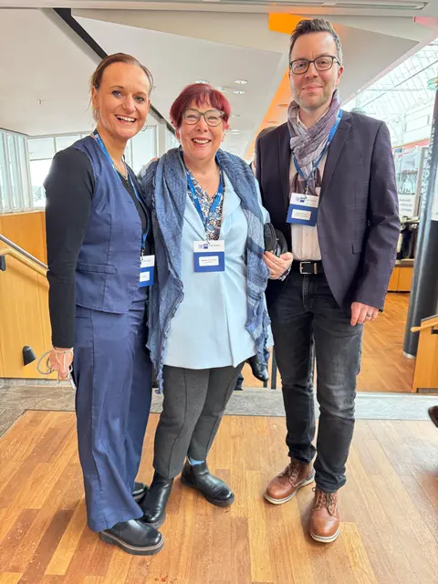 V. li.: Juliett Schinner (WOCHENBLATT, Online-Leitung), Beatrice Kiezmann (Inhaberin „Sie - Dessous &amp; mehr *** Die Dessousexpertinnen) und Tobias Benecke (WOCHENBLATT Verkaufsleiter Landkreis Stade). | Foto: Juliett Schinner