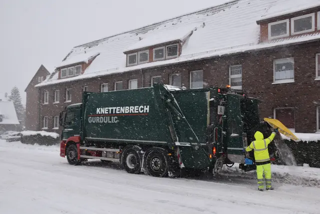 Die Gelben Tonnen wurden zuverlässig von der Firma Knettenbrech &amp; Gurdulic entleert | Foto: Axel-Holger Haase