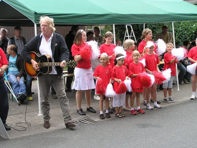 2008: Auftritt von Gunter Gabriel mit der Helster Jugendgruppe | Foto: Heimatverein Helmste