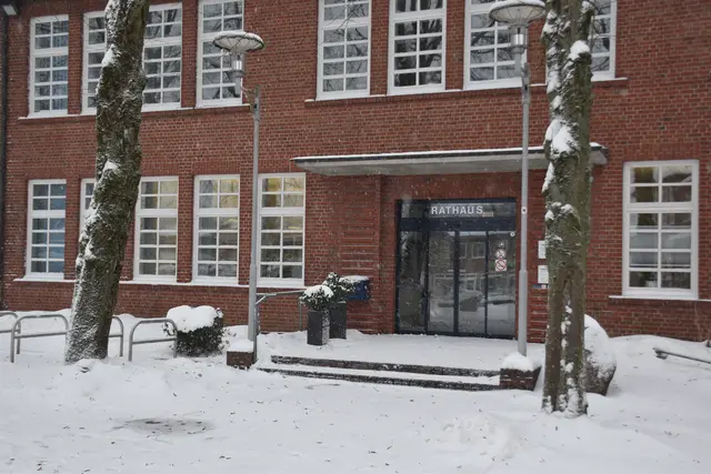 Keine Spuren führten ins Buchholzer Rathaus | Foto: Axel-Holger Haase