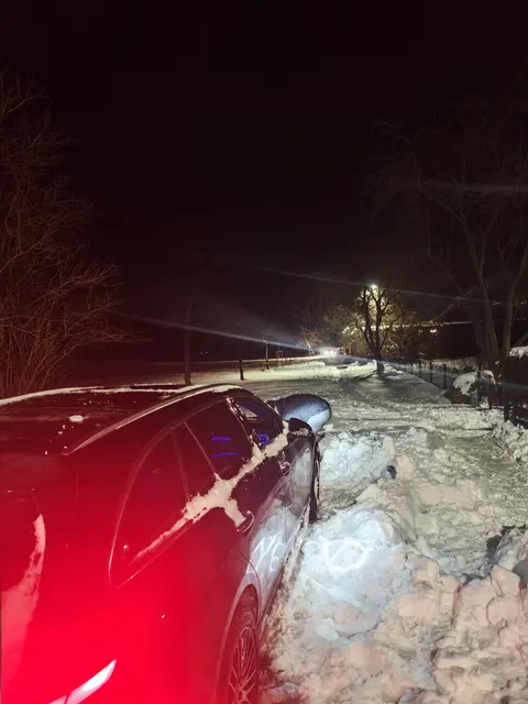 Am Samstag ist ihre Straße um 20 Uhr noch nicht geräumt, beschwert sich Claudia Buehring aus Buchholz | Foto: Claudia Buehring
