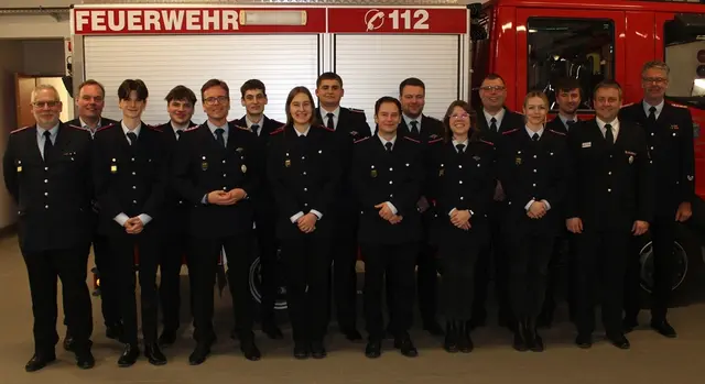 Bei der Jahreshauptversammlung gab es einige Beförderungen | Foto: Burkhard Giese